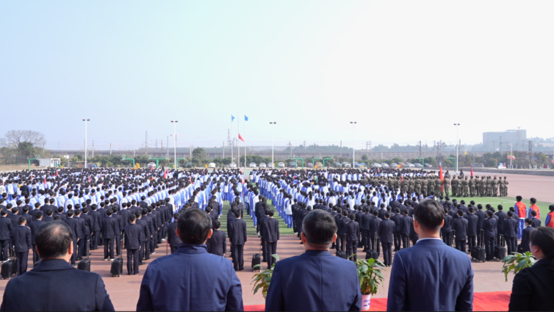 南昌向遠(yuǎn)軌道技術(shù)學(xué)校舉行2023年度學(xué)生技能競賽暨國家獎學(xué)金表彰大會