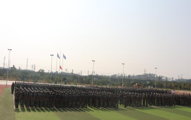 南昌向遠軌道技術(shù)學(xué)校2019級新生開學(xué)典禮暨軍訓(xùn)匯演表彰大會隆重舉行